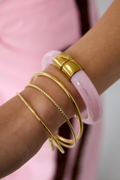 Chunky bangle with gold details